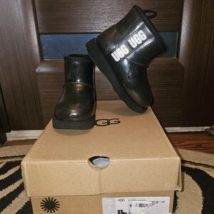 UGG Classic Clear Mini II Black Rain Boots